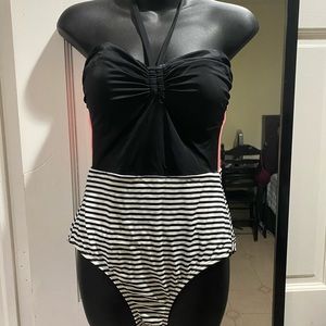 Victoria’s Secret Colorblock Swimsuit NWOT